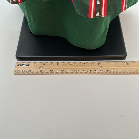 Holiday Creations Mrs. Claus Animated Lighted Christmas Holiday Decoration. - Picture 11 of 17